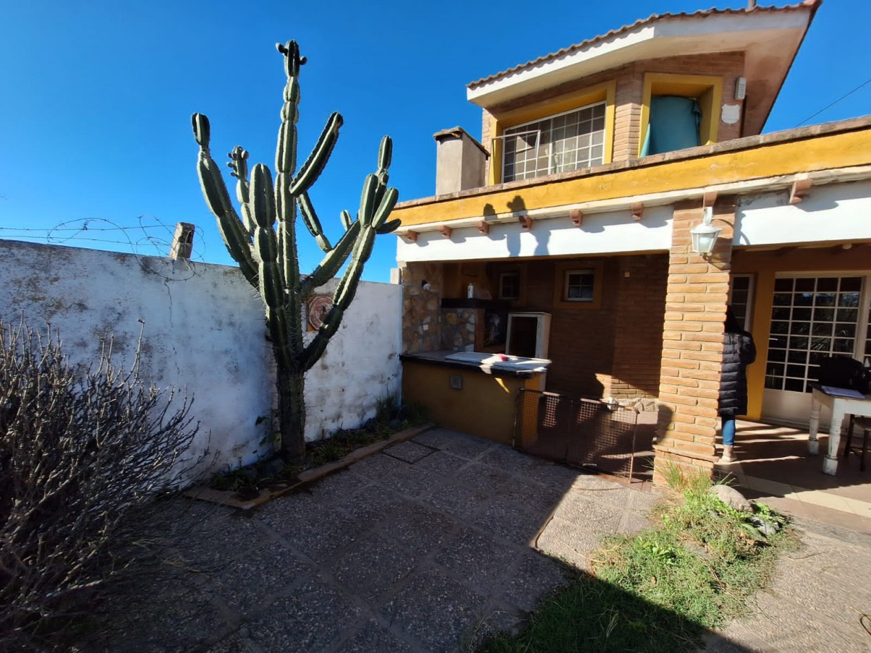 GRUPO GEO VENDE CASA EN CONSTRUCCION + DPTO TERMINADO CON PILETA EN Bo LINIERS ALTA GRACIA