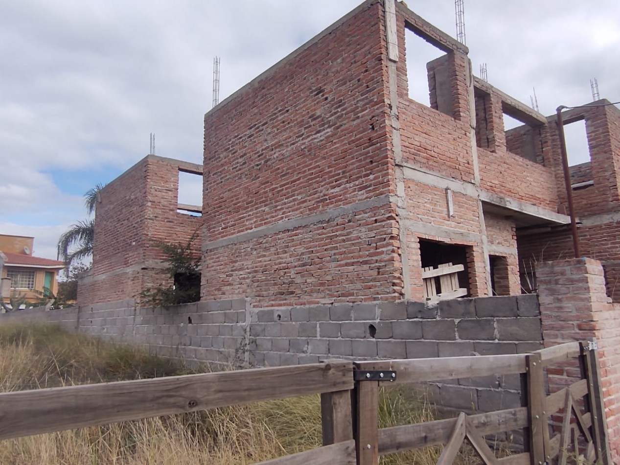 GRUPO GEO VENDE CASA EN CONSTRUCCION + DPTO TERMINADO CON PILETA EN Bo LINIERS ALTA GRACIA