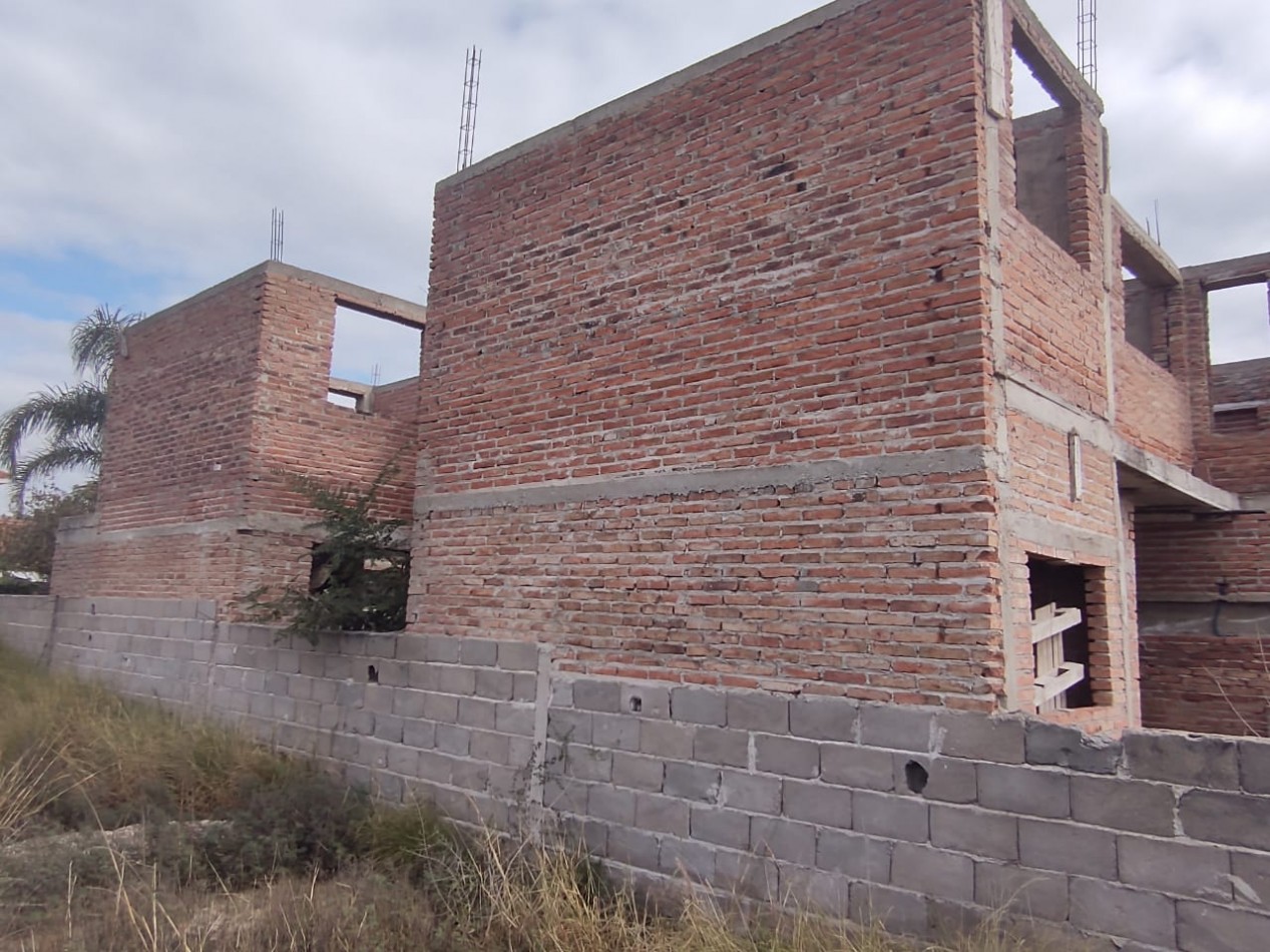 GRUPO GEO VENDE CASA EN CONSTRUCCION + DPTO TERMINADO CON PILETA EN Bo LINIERS ALTA GRACIA